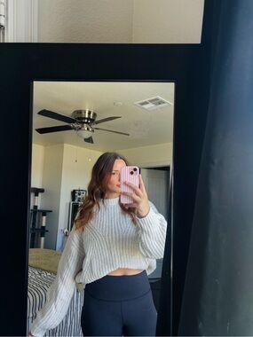 a new day Cream Cropped Chunky Crewneck Sweater